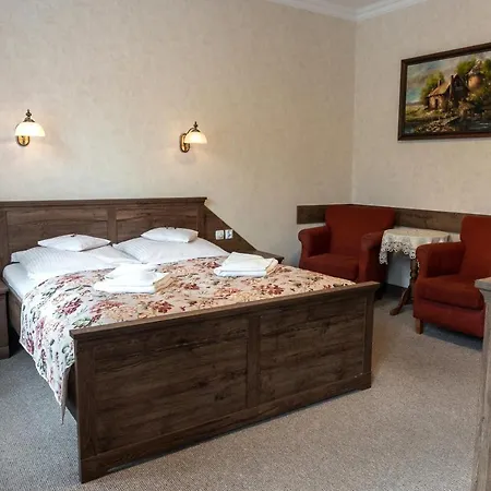 Pod Jeleniem ホテル 3*