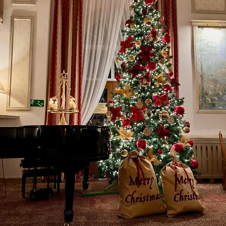 Pod Jeleniem ホテル 3*