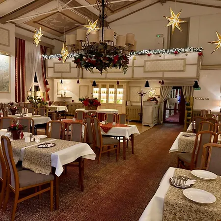 Pod Jeleniem ホテル Świeradów-Zdrój